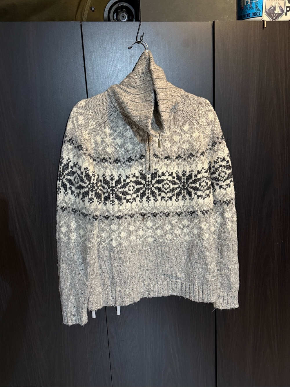 Denver Hayes  Sweater - wmns lrg